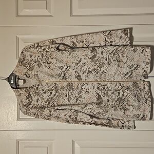 $5 add to bundle Long snake print zip up lightweight jacket